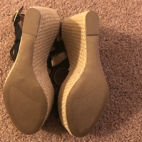 🖤 Steve Madden Jenny Wedges 🖤 - Picture 4 of 4